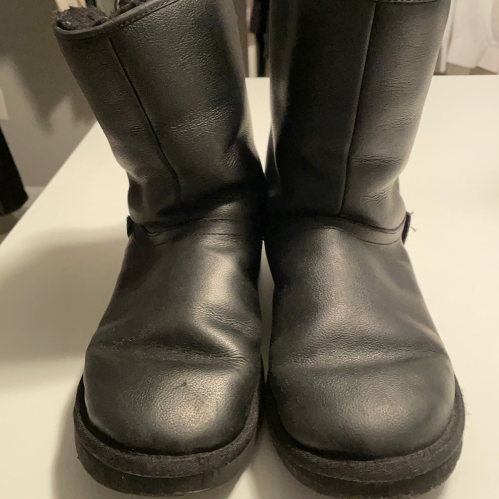 Black leather Uggs